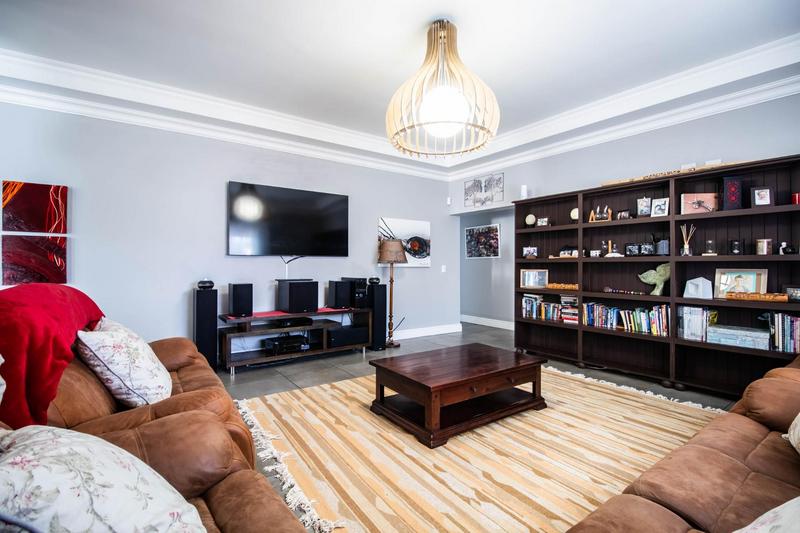 5 Bedroom Property for Sale in Myburgh Park Western Cape